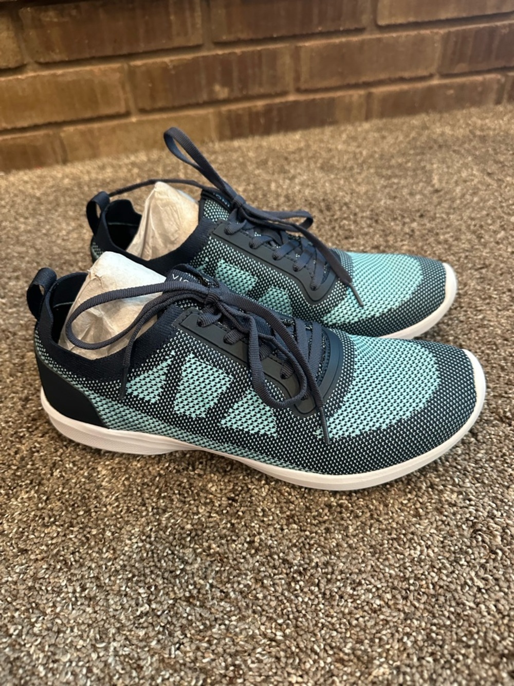 NIB Vionic Lenora Navy Engineered Knit Sneakers 9.5 Sporty Chic Athleisure